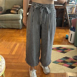 Zara black and white striped wide leg palazzo pants with waist tie bow, Size XS